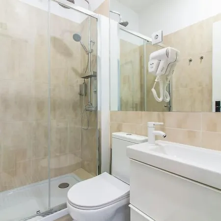 Downtown 7 Bedroom - Liberdade * ליסבון