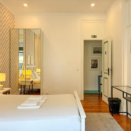 Downtown 7 Bedroom - Liberdade Апартаменти *